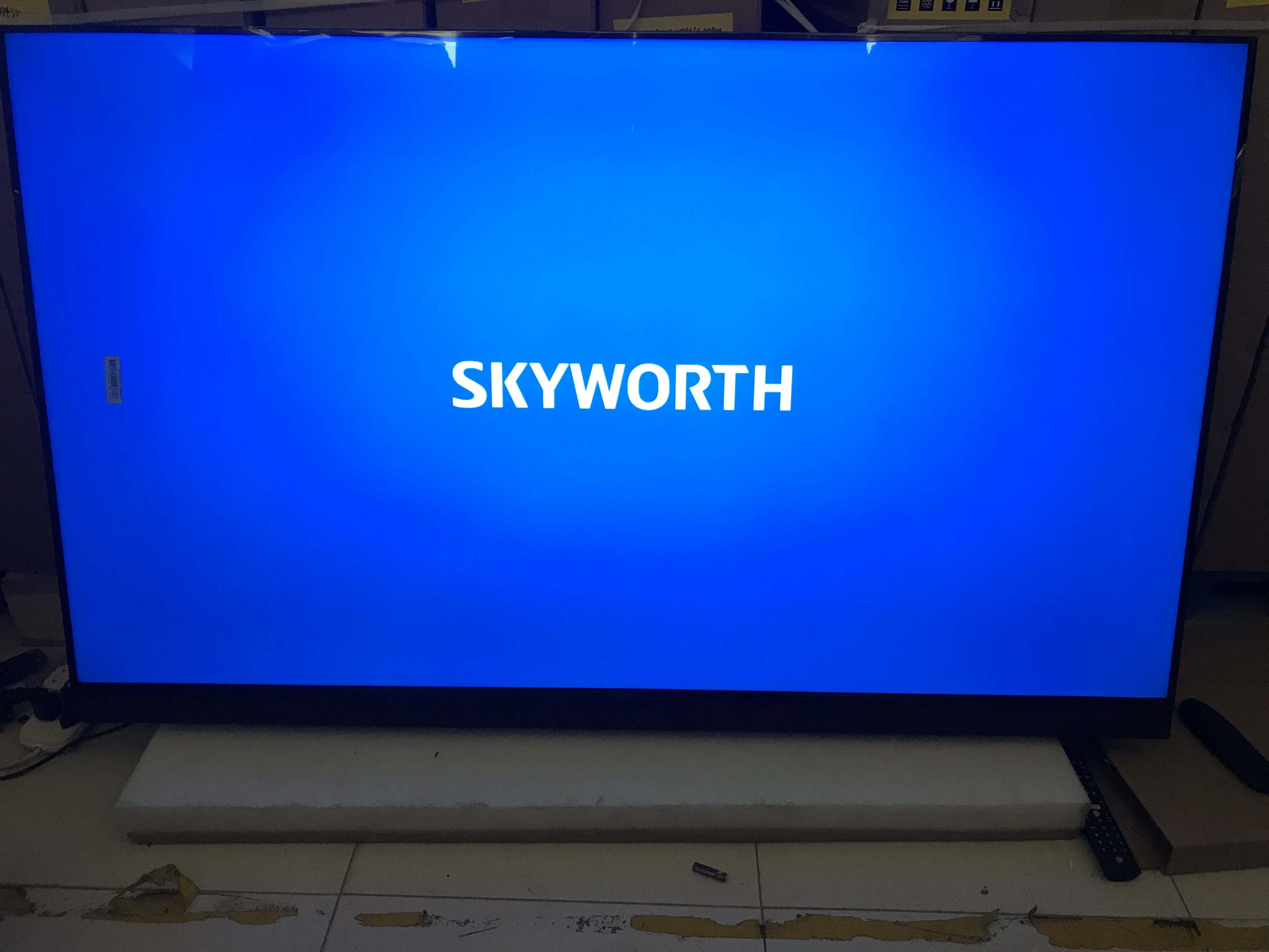 Skyworth 43 5565インチAndroidスマートテレビ4KUHDサポート