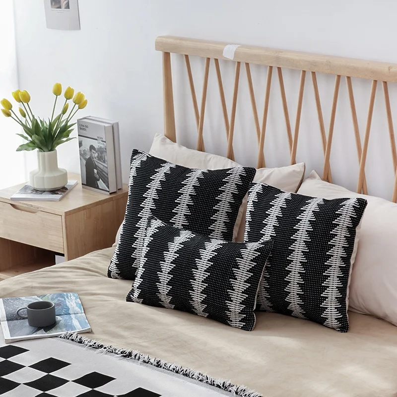 Christmas Decor Black and White Cushion Cover Home Decor Farmhouse Cotton Woven Pillow Case for Living Room