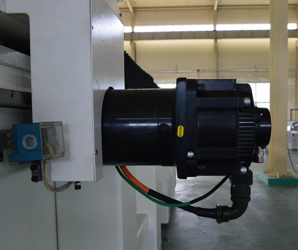 BetaCNC   up and Down Loading Cnc Nest Machine With Syntec 6mb  Automatic Push Wood