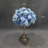 Boule de fleurs d'œillets bleus