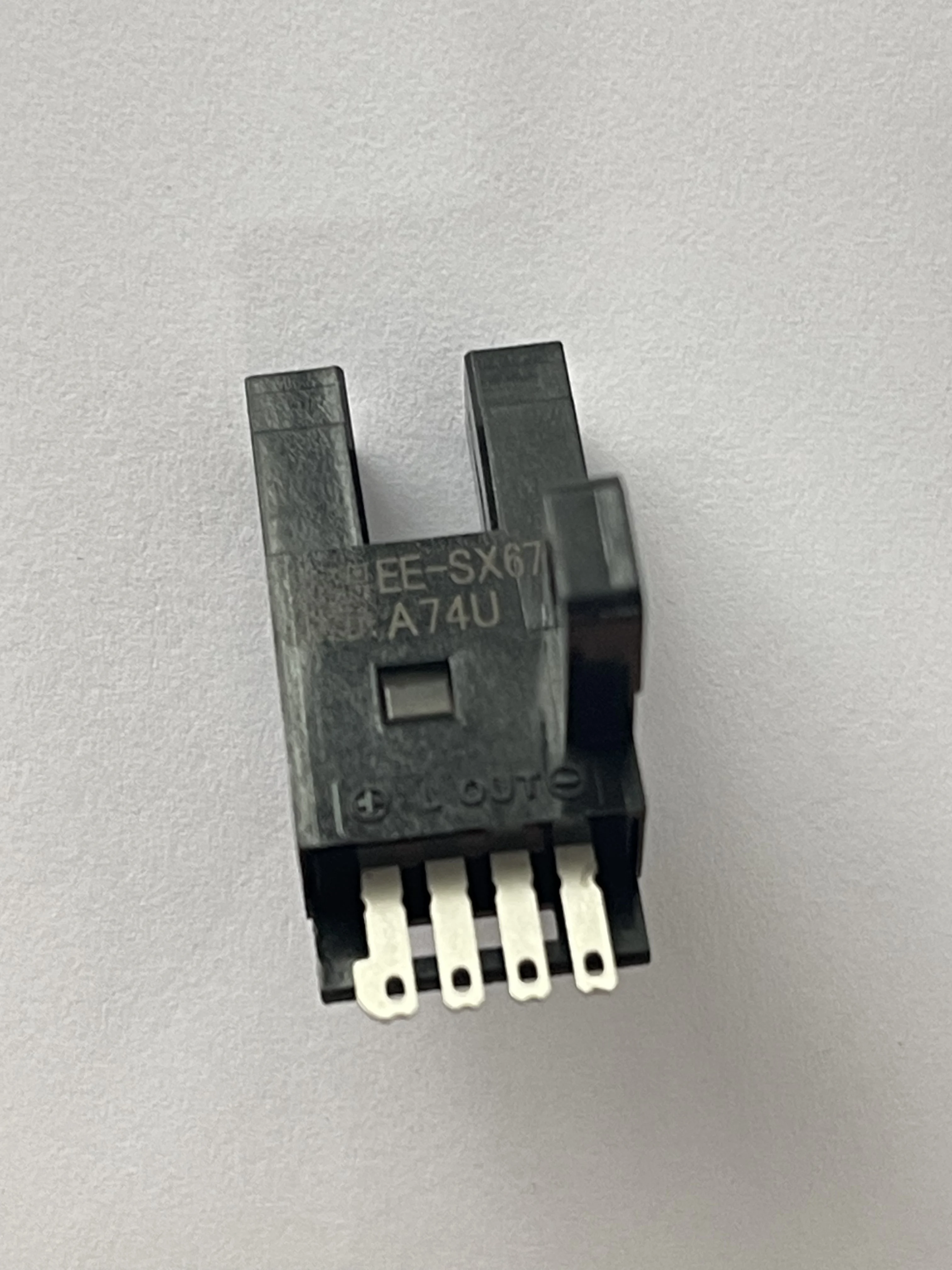 OMRON Photoelectric Sensor EE-SX67-A74U