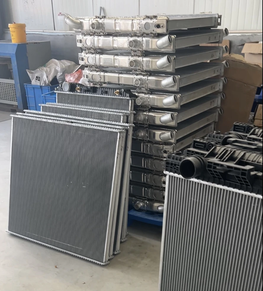 Radiator Manufacturer for DAF XF106 Truck Engine Radiator 2114242 ...
