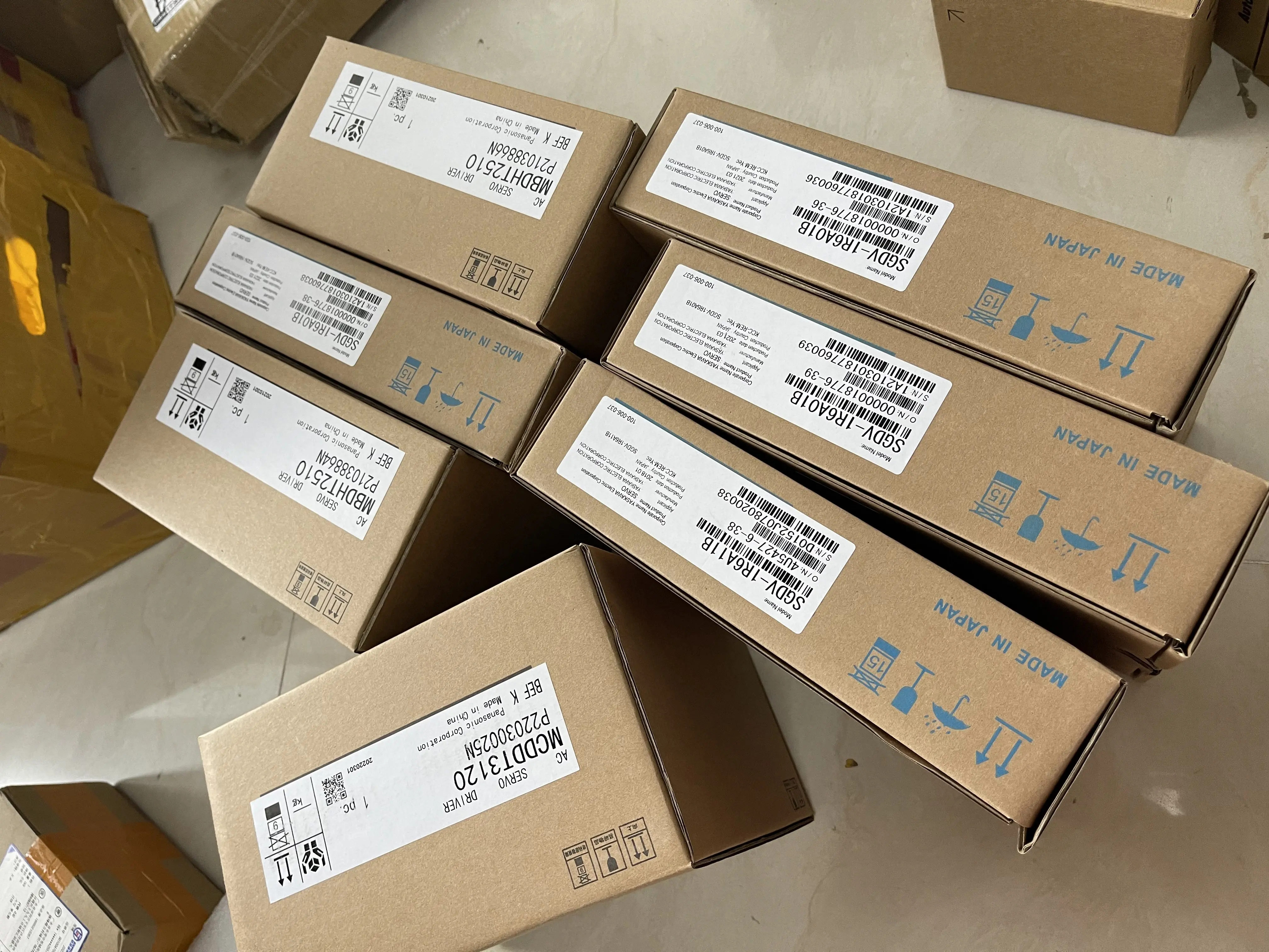 Yaskawa AC Servo Drive SGDV-1R6A11B MCDDT3120 Yaskawa AC Servo Drive SGDV-1R6A11B MCDDT3120