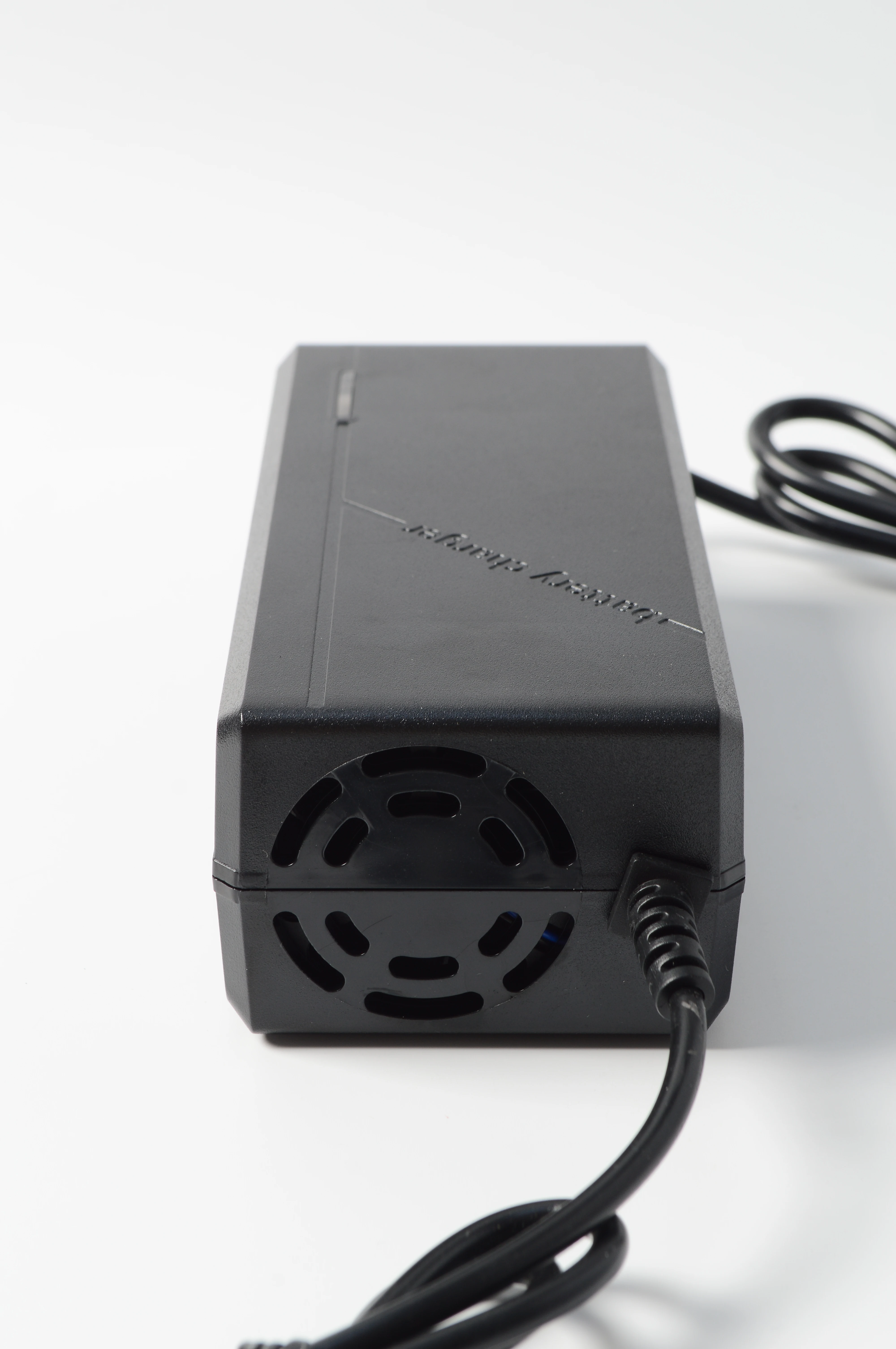 New Arrival CHAOCHENBEN 48V 3A Electric Bicycle Battery Charger 150W Output Power DC 54.6V Lithium Battery manufacture