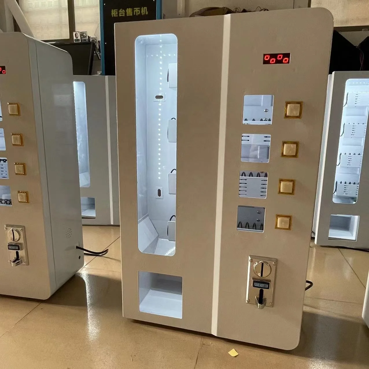 Coin  Operated Small Snacks and Detergent 4 Springs Mini Wall Mounted Vending Machine