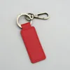 Carte en cuir rouge