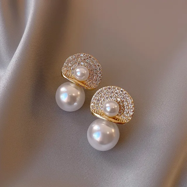 Exaggerated Large Pearl Earrings Women's Fashion Gold Plated Temperament French Earrings for Women Light Luxury Jewelry