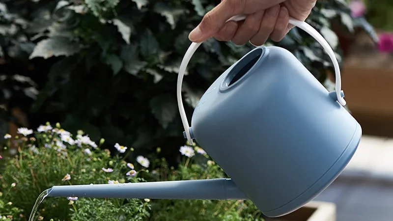 new style gardening tools long mouth plastic watering can