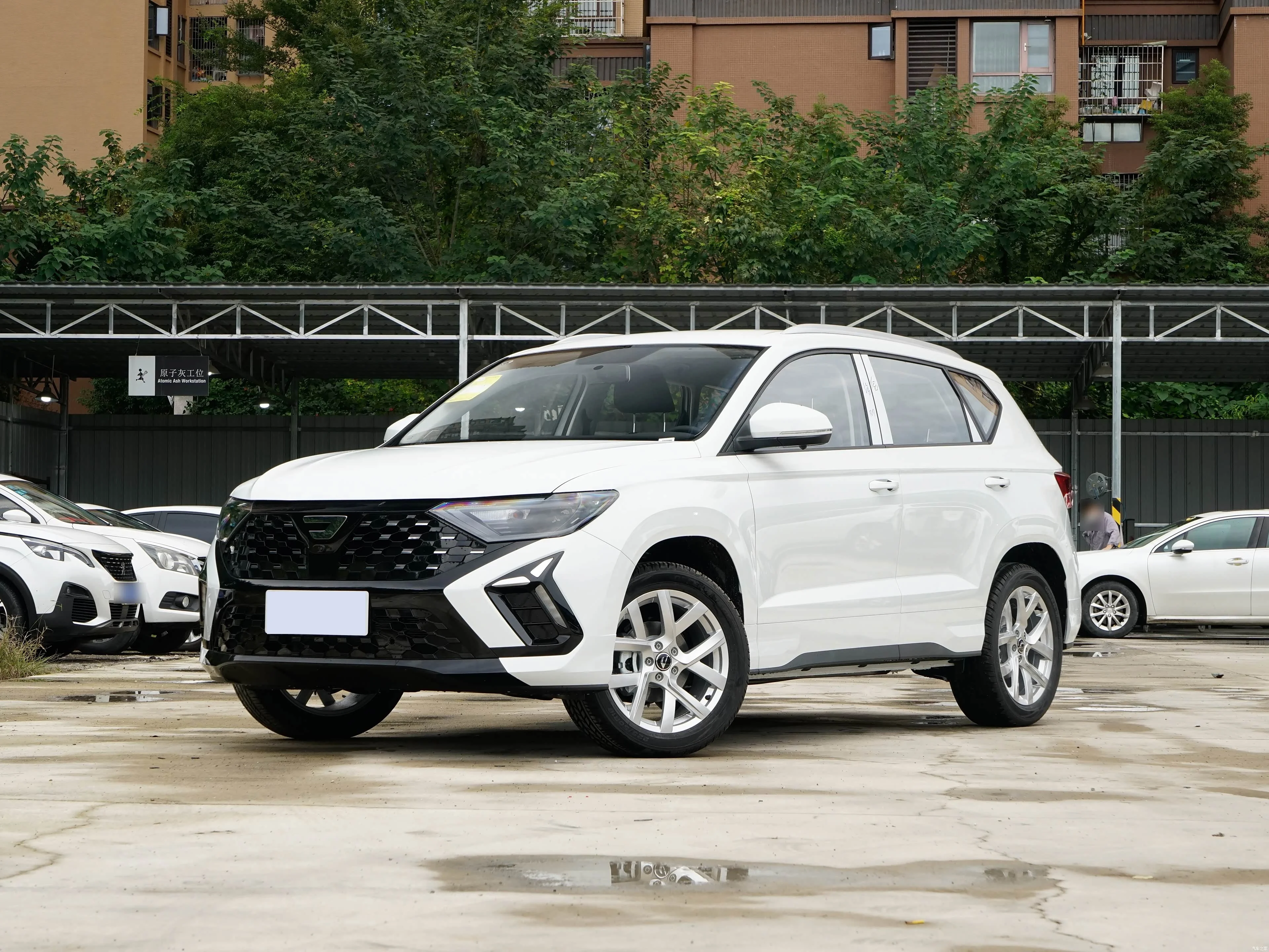 Новый компактный кроссовер Jeta Je-tta VS5 Automatic Glory 280 TSI, бензино...