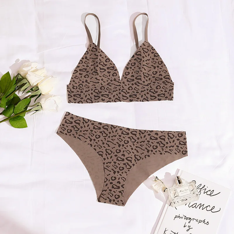 BD109+P0016 khaki bra set front view