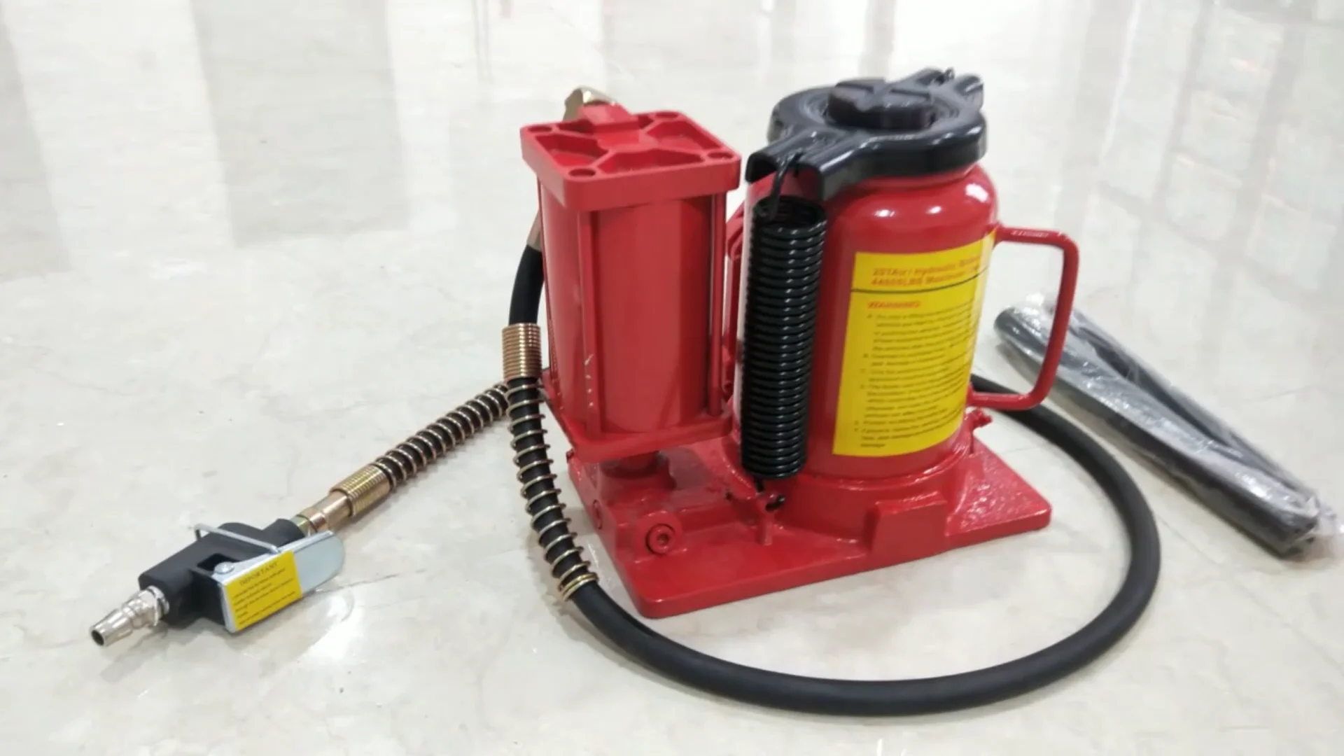 Hot Selling 30 Ton Air Hydraulic Bottle Jack Car Truck Jack From