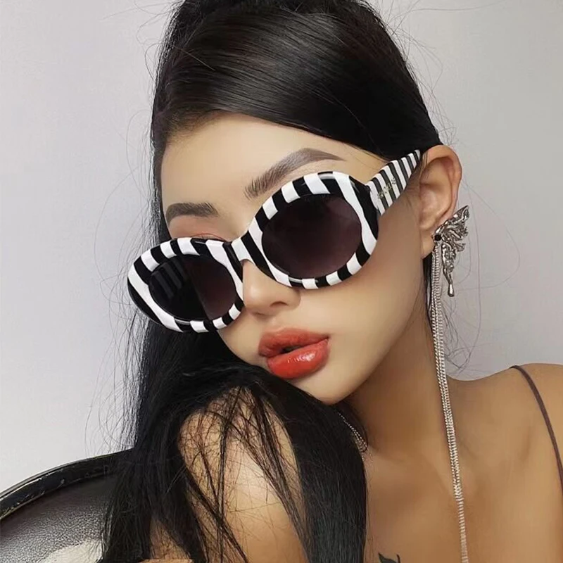 Fashion Zebra Black and White Stripes Glasses - Danleiyuan display picture 1