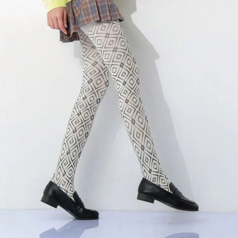 Женские вязаные колготки с геометрическим узором