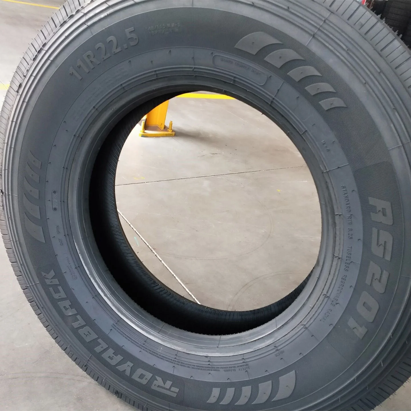 3578 中国製　11R22.5 2本セット 中国製 新品タイヤ ロイヤルブラック トラックタイヤ 11 R22.5 ECE