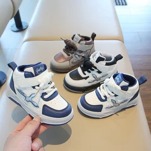 2026 High-Top Soft-Soled Breathable Mesh Upper Running Shoes for Boys Girls Slip-On Closure White Baby Shoes Autumn