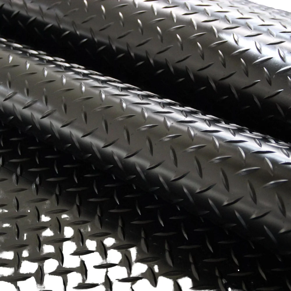 Противоскользящий резиновый настил для наружного гаража