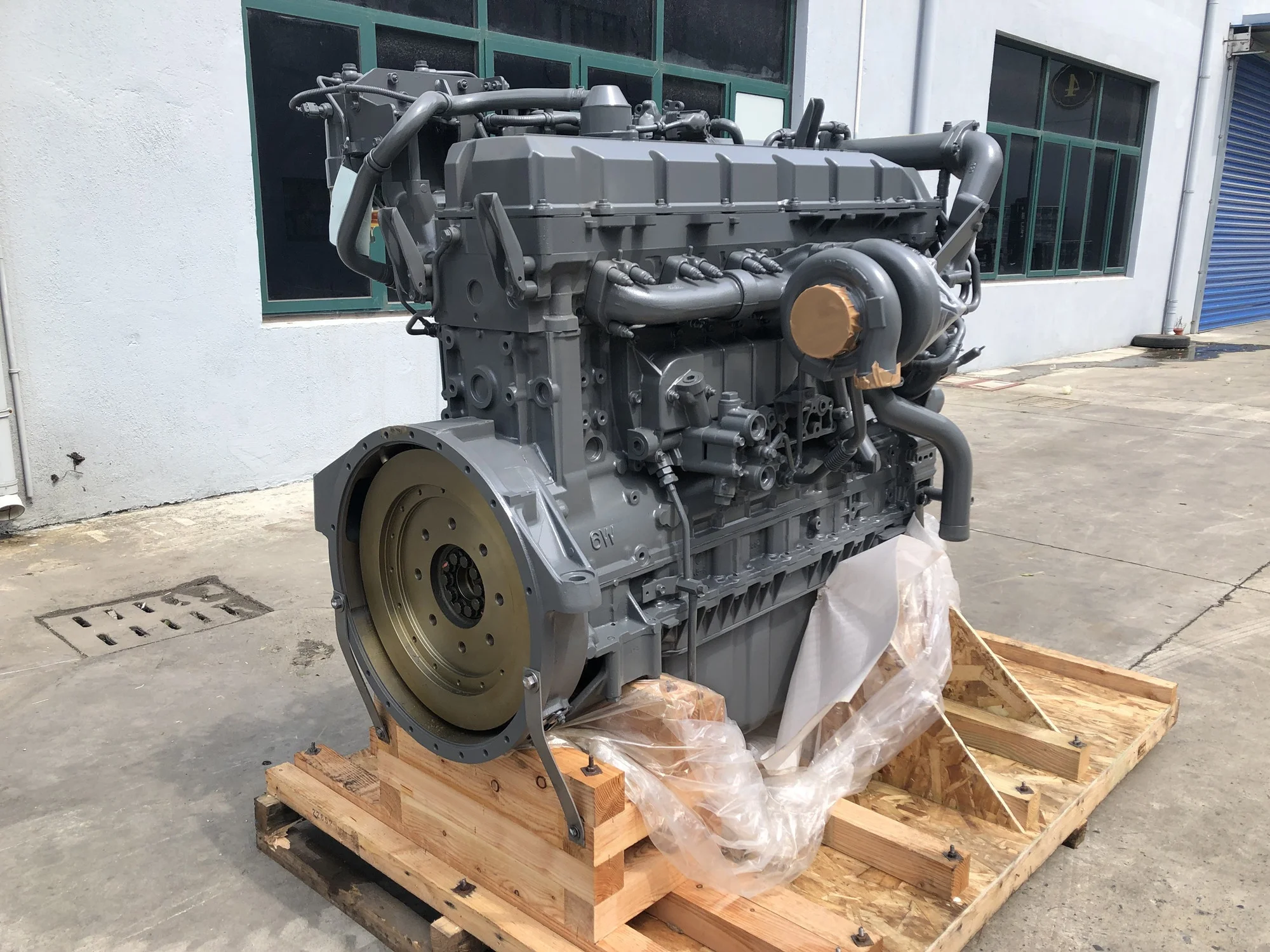 イグザス 6WG1 6気筒 15.7L エンジン 330kw 1800rpm 新品 1年保証