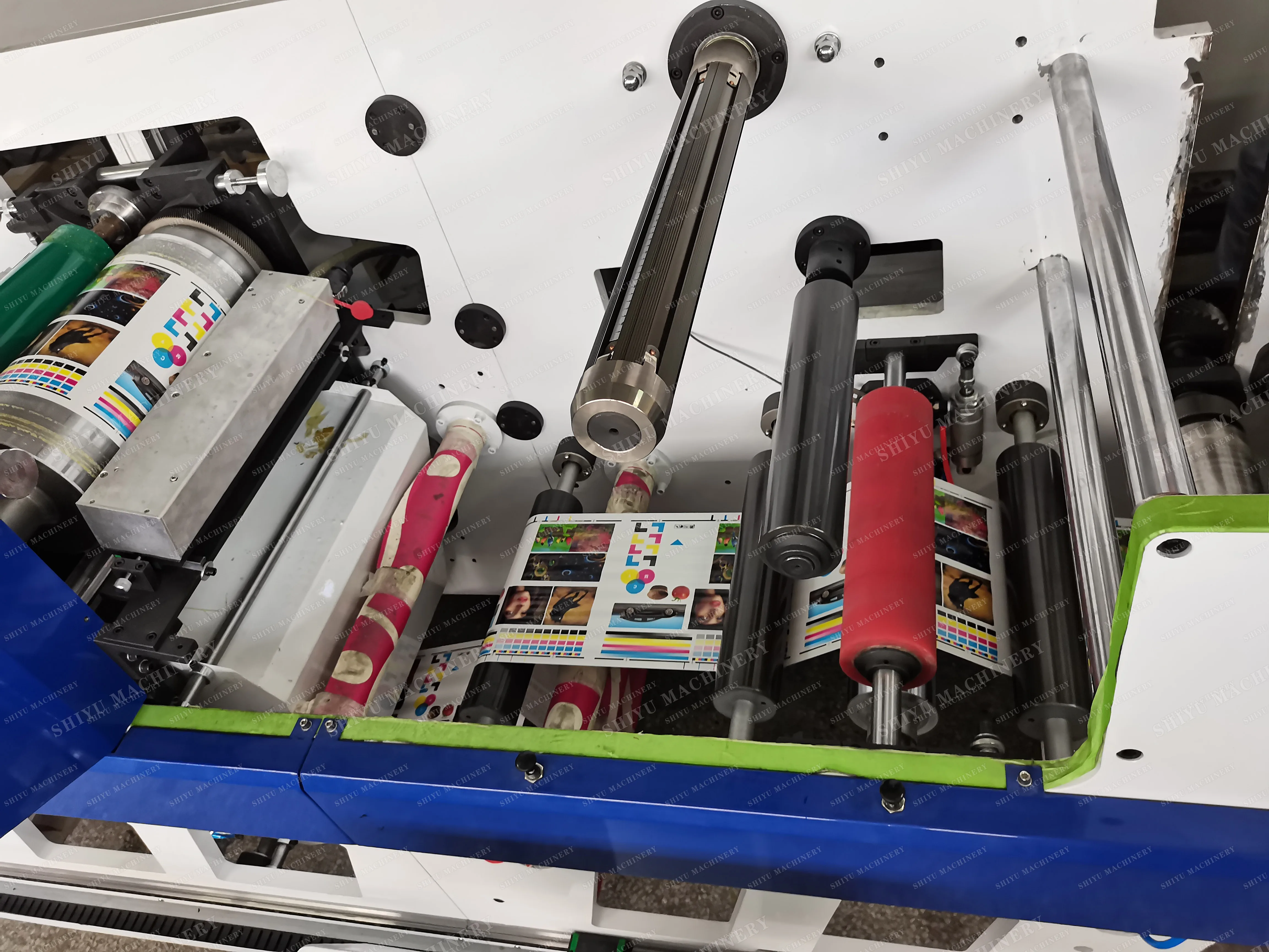 1-8 Colors Adhesive Sticker Flexo Label Printing Machine Paper Roll to Roll Die Cut Flexographic Printer for Labels