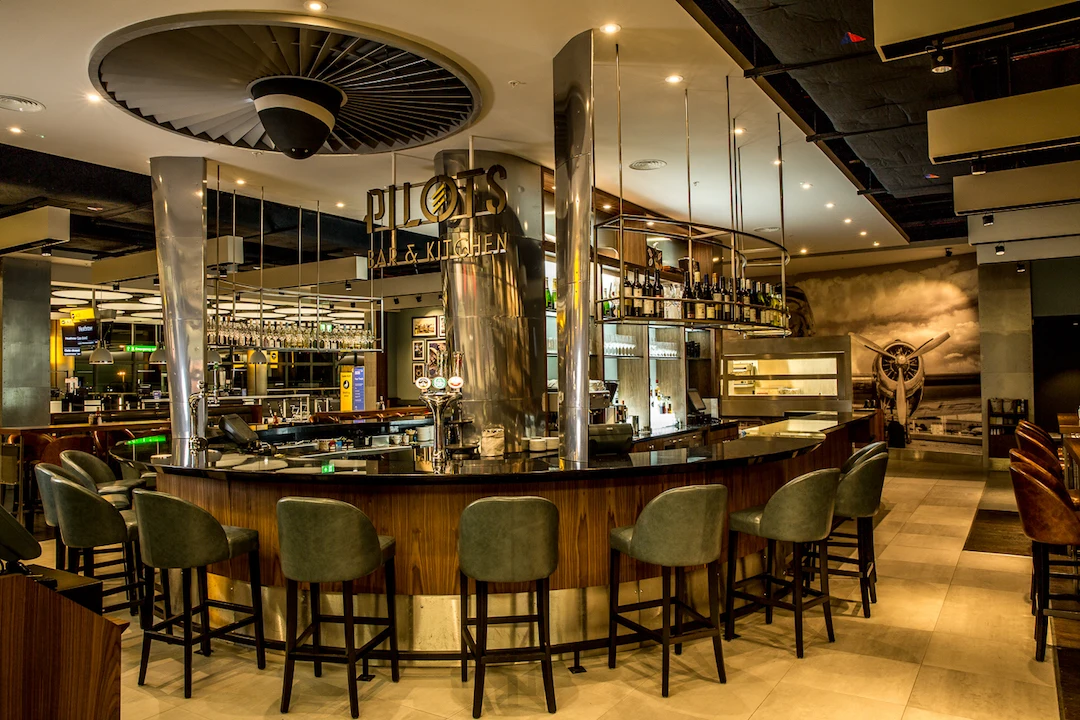 Custom Design Modern Cafe Bench Seating Fast Food Restaurant Tables and Chairs Sets Coffee Shop Furniture Restaurant Booths