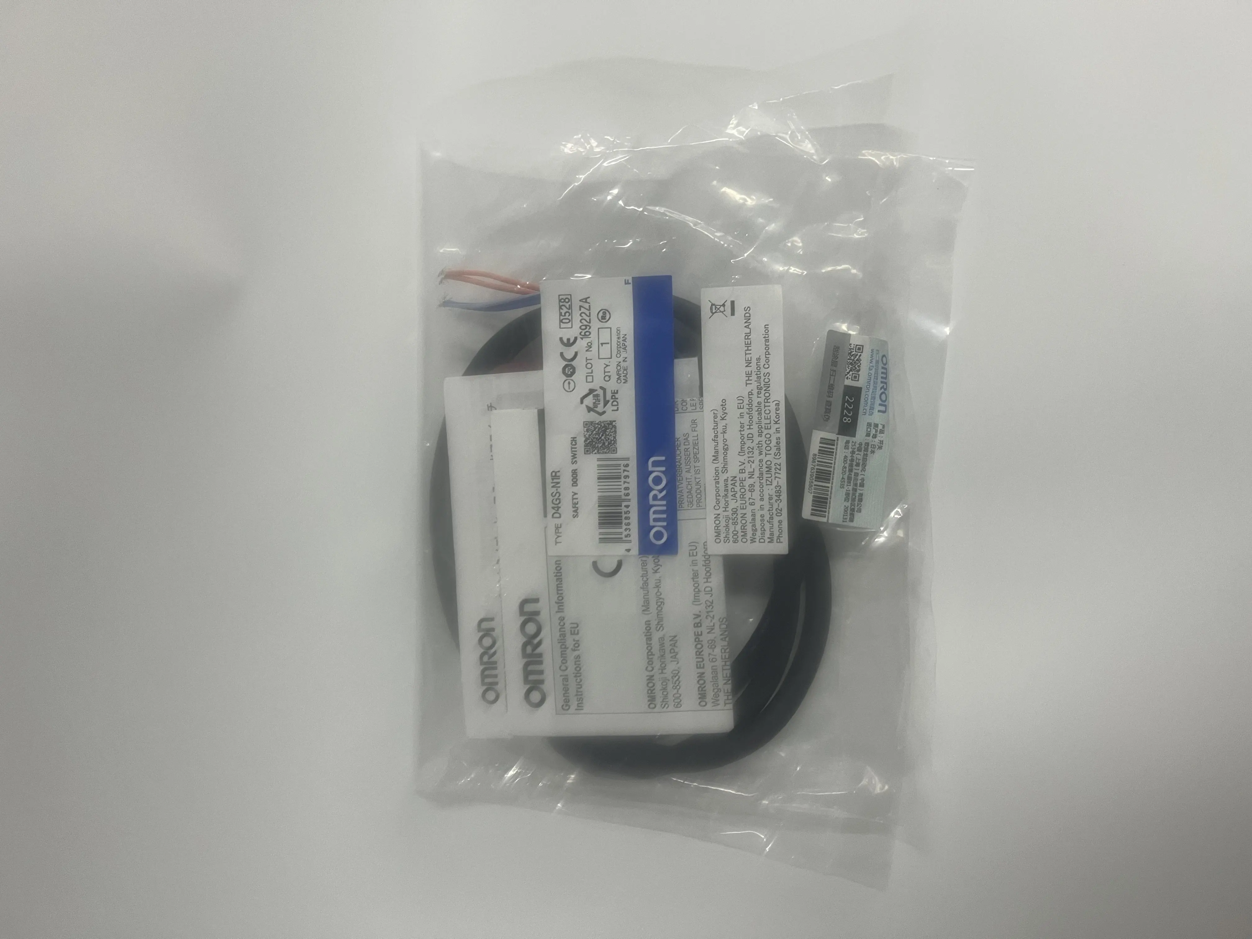 Omron Safety Door Switch D4GS-N1R Omron Safety Door Switch D4GS-N1R