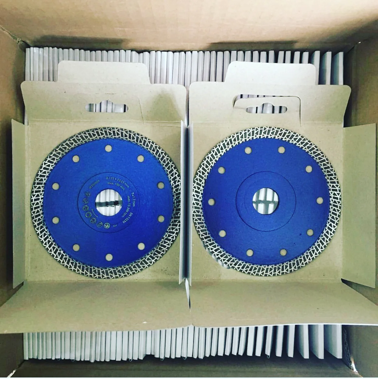 Customized Sizes Vacuum Brazed Diamond Cutting Blade For Cutting Marble