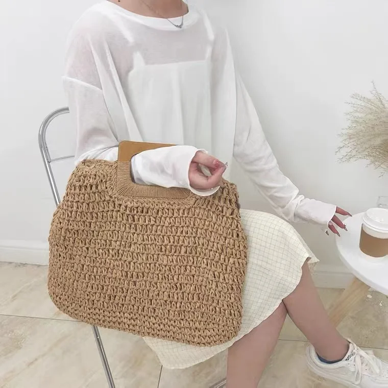 Hot Sale Natural Popular Crochet Handmade Paper Straw Beach Handbag Lady Fashion Bag With Wood Handle