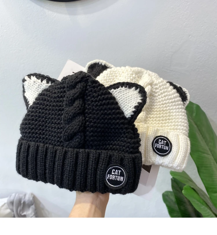 Custom cartoon cute kawaii knitted hat with cat ears winter fleece warm wool knitted beanie hat