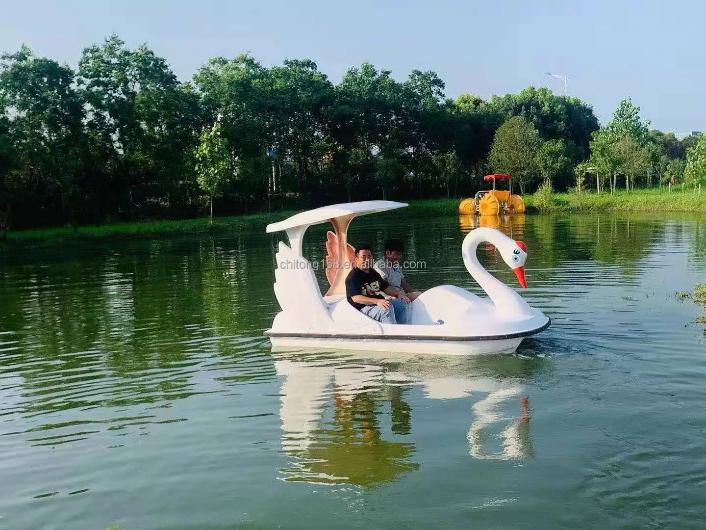 Paddle Boats Water Park Fiberglass Pedal Boat 2 Seater Boat For Sea ...