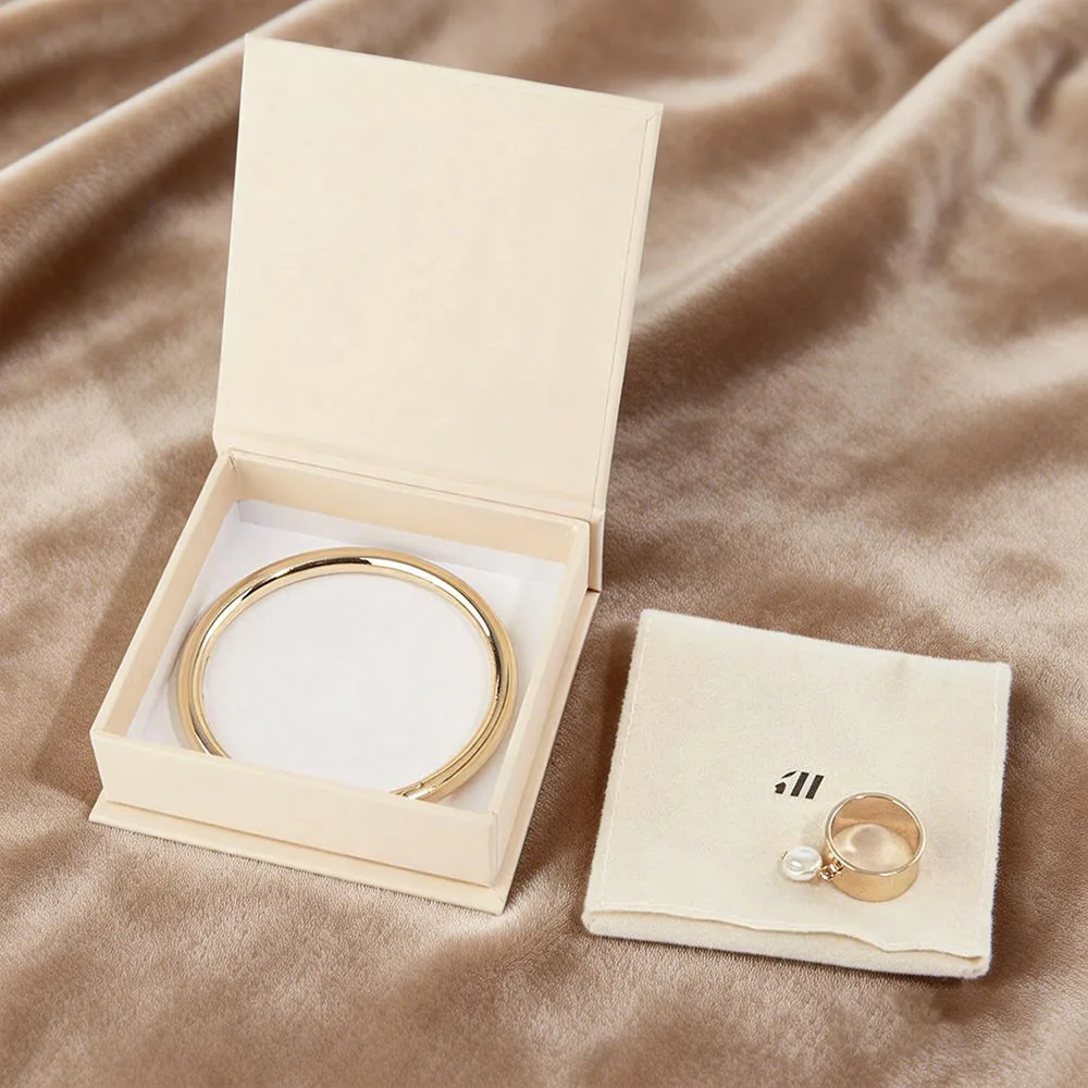 Boîte à Bijoux Rigide Personnalisable - Fermeture Magnétique en Papier Recyclable - Vente en Gros