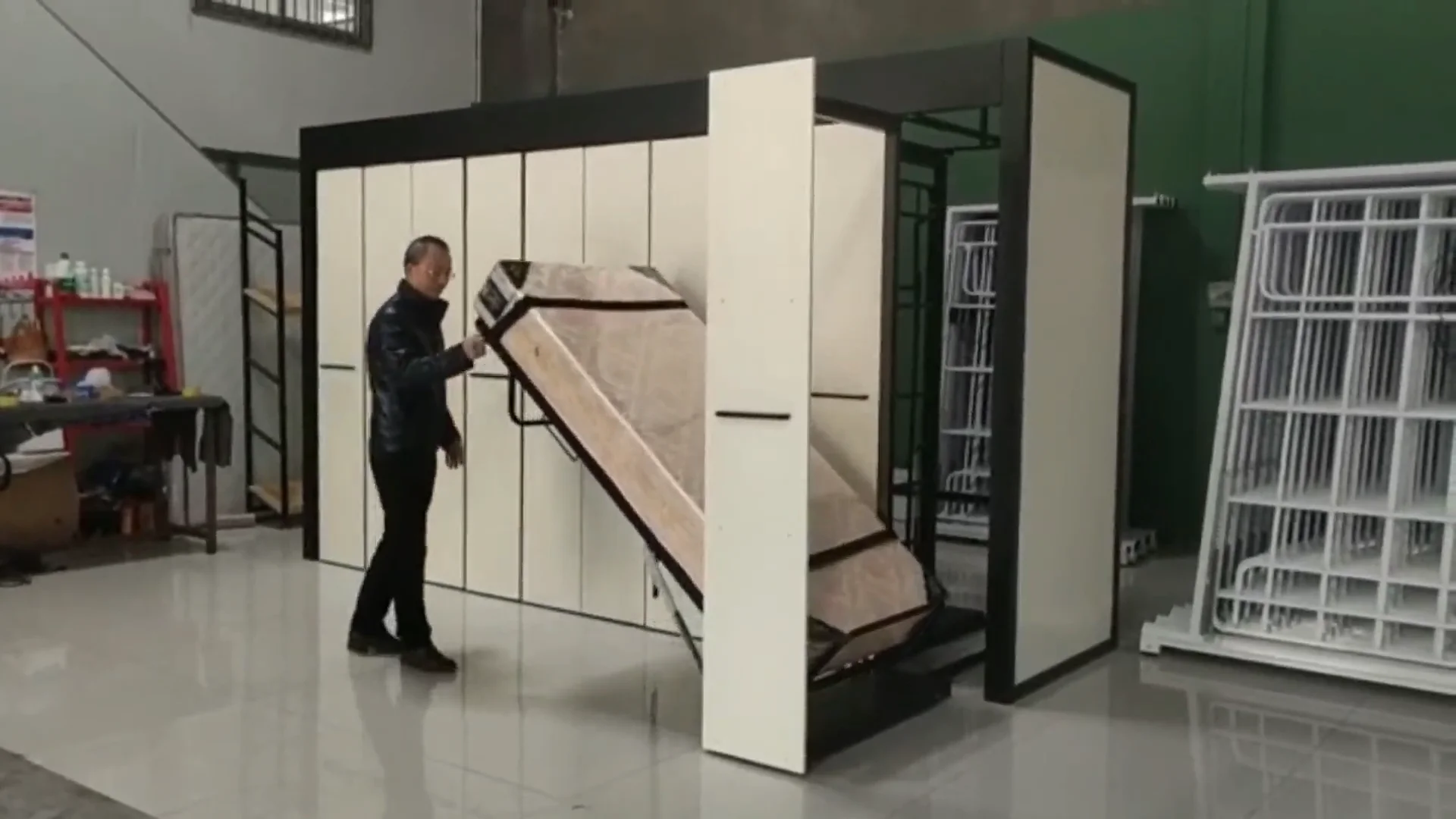 Metal Sliding Mattress Shelves Custom Bed Showroom Floor Mattresses