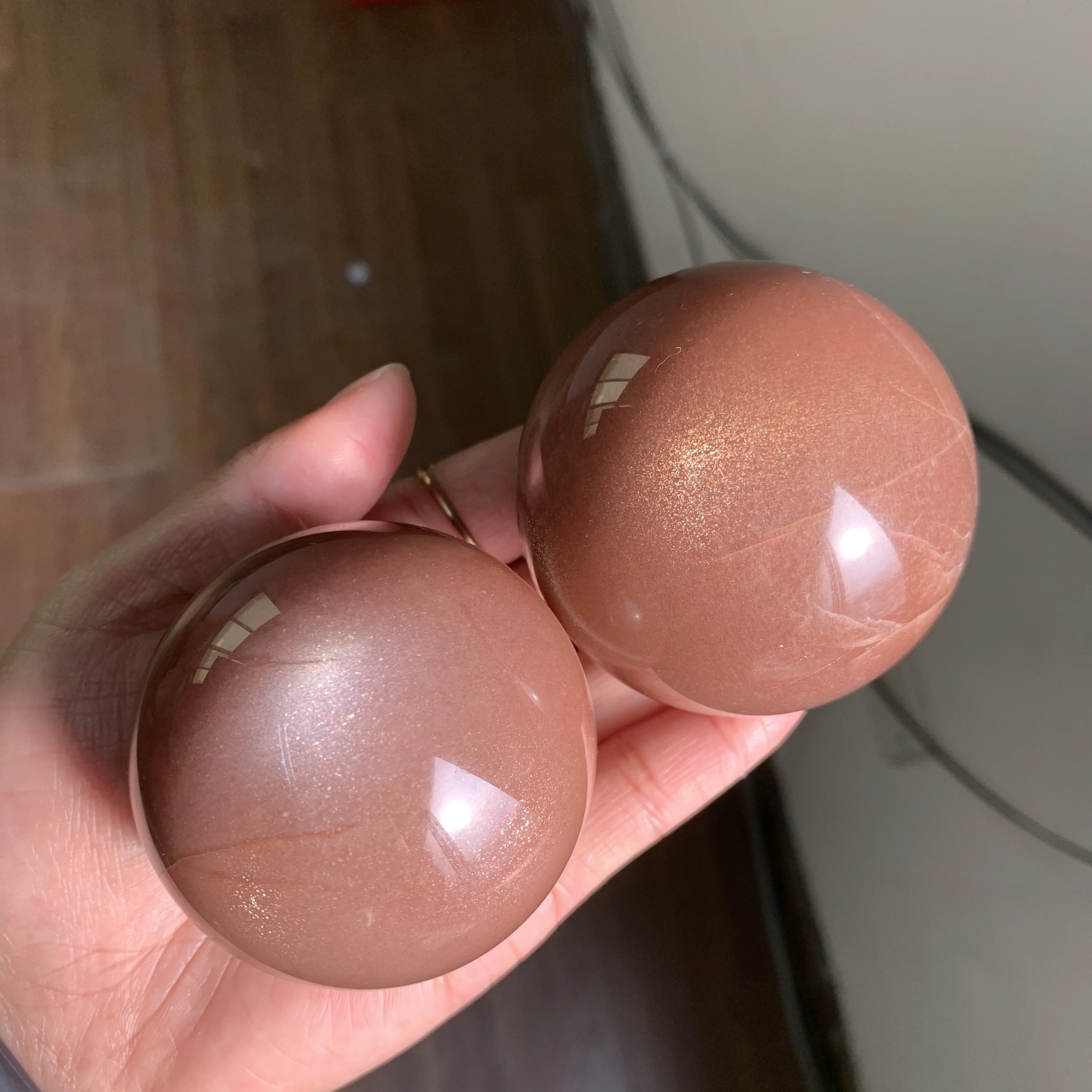 批发水晶愈合石天然太阳石球体粉红色石英球家居装饰