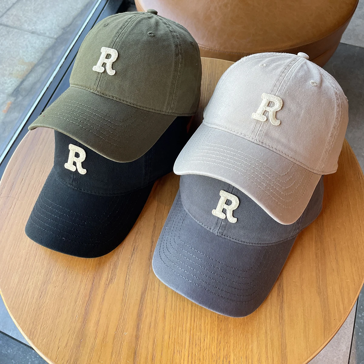 Factory Wholesale Luxury 6-Panel Baseball Caps for Men and Women Letter Embroidery Logo Unisex Dad Hats Outdoor Sports Retail