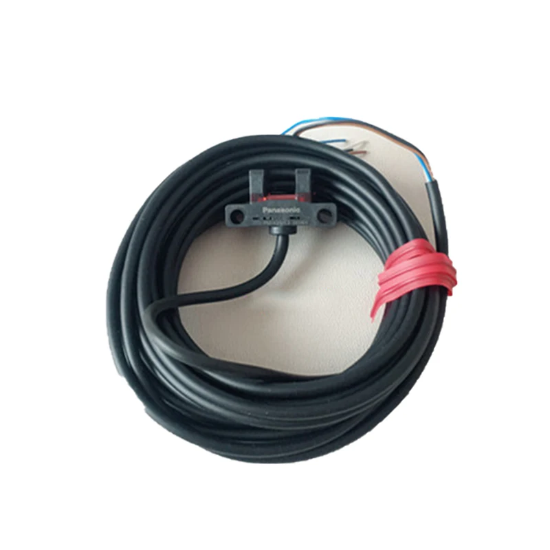 New Original PM‑L25‑C3 Photoelectric Sensor, PM SeriesUsed for object detection and position sensing in industrial automation systems. Comes with C3 connector design, featuring high‑sensitivity detection, fast response and stable signal output.