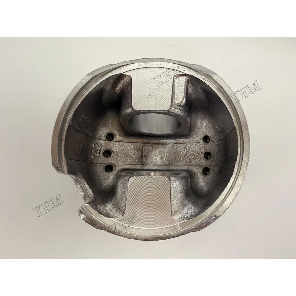 Piston and Pin Clip for Isuzu 4LE2 Aftermarket Engine Spare Parts 4