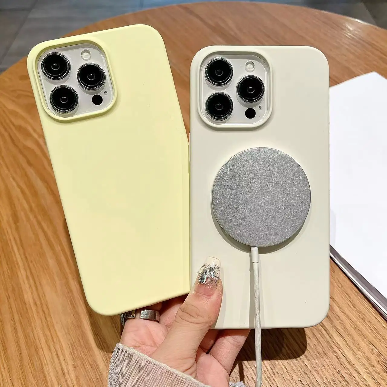 product laudtec high quality micro fiber liquid magnetic charging phone case silicone anti drop protective case for iphone 17 promax-3
