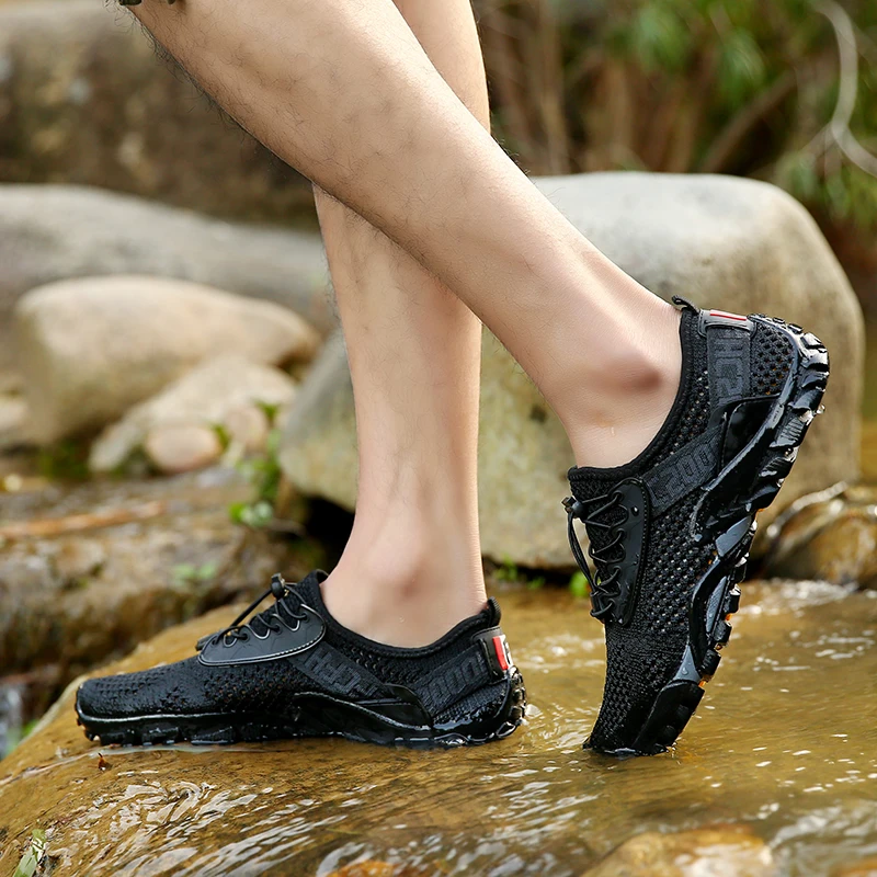 Slip On Upstream Shoes Men Quick Dry Aqua Shoes Breathable Hiking Wading Sneakers Beach Surfing Swimming Water Barefoot Shoes