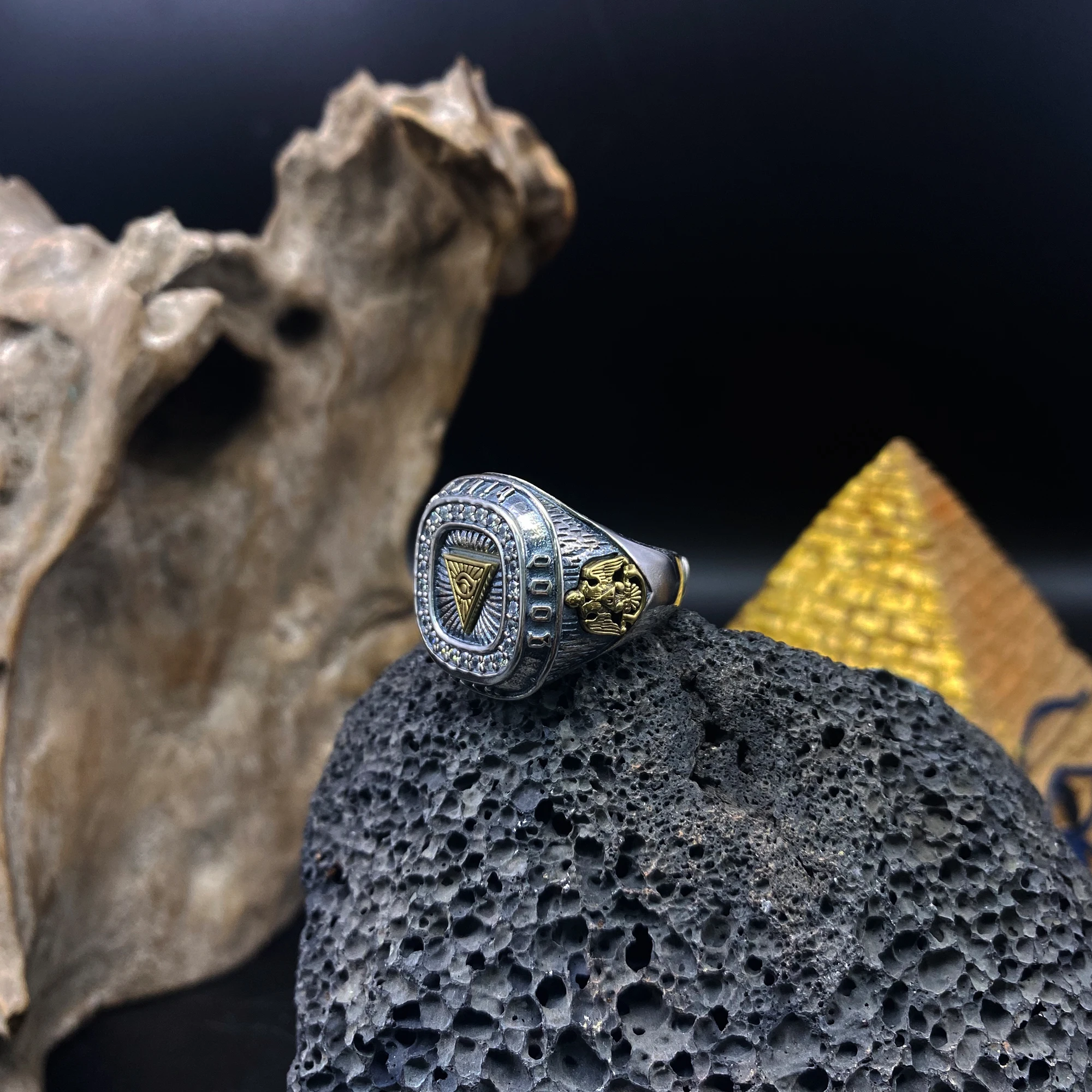 Providence Vintage Two-Head Eagle Eye of Horus Ring