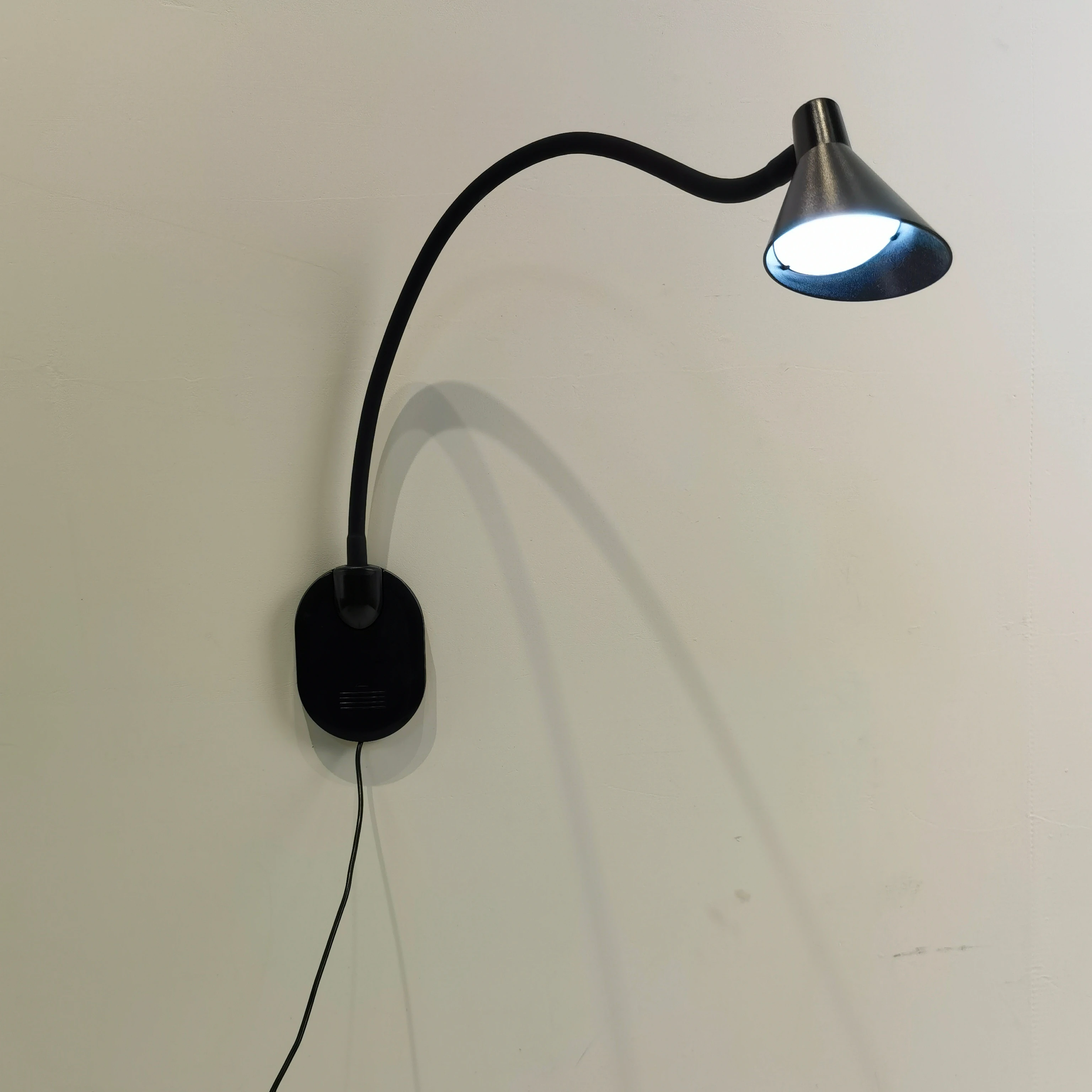 Modern Rechargeable Battery-Operated Gooseneck Task Lamp with Dimmable Lighting Dome Shade PC Body Material for Reading Room