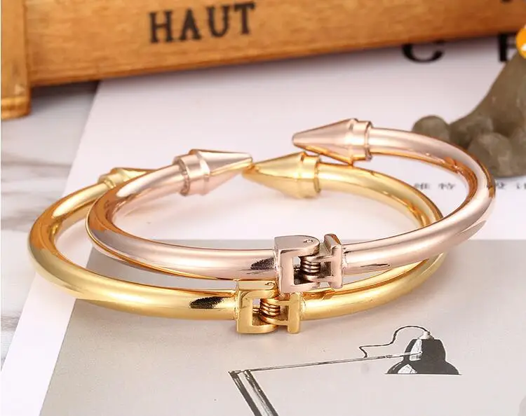 Spring Opening Flexible Stainless Steel Rivet Punk Nail Bracelet Bangle