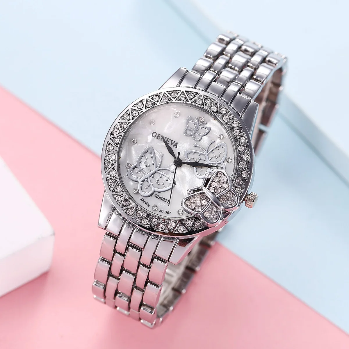 Elegant 5 PCS Quartz Watch and Bracelet Set for Women 