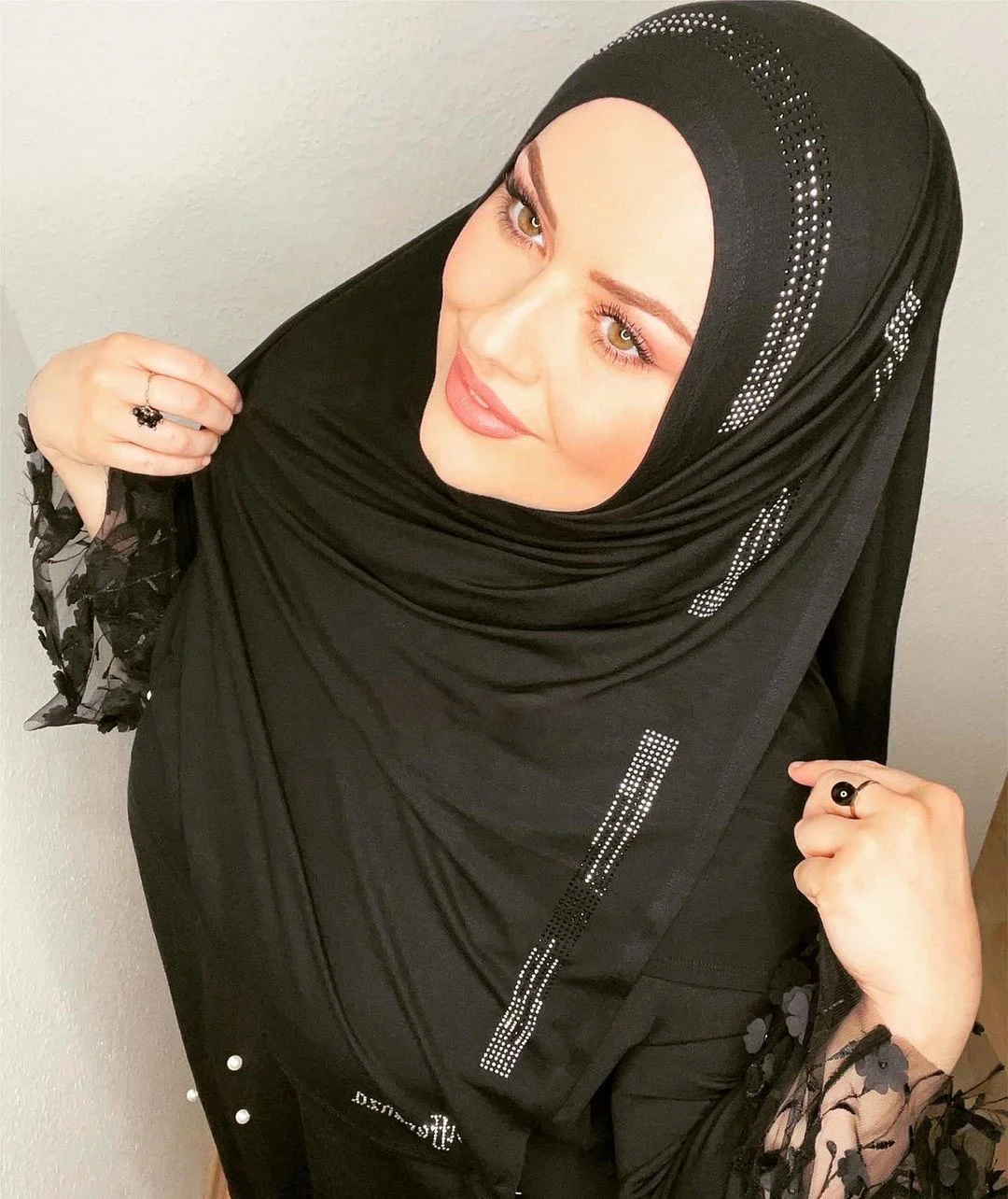 MOTIVE FORCE 2024 Factory Direct Sale Chiffon Islamic Hijab Vertical Strip Diamond Muslim Scarf Women Hijab