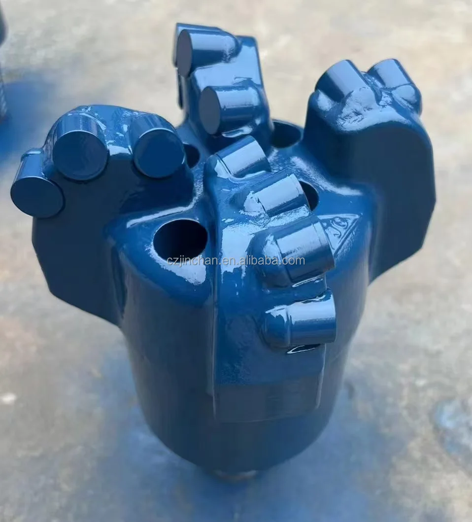 Спиральный четырехугольный бит доступный как для гидравлических так и воздушных дрели