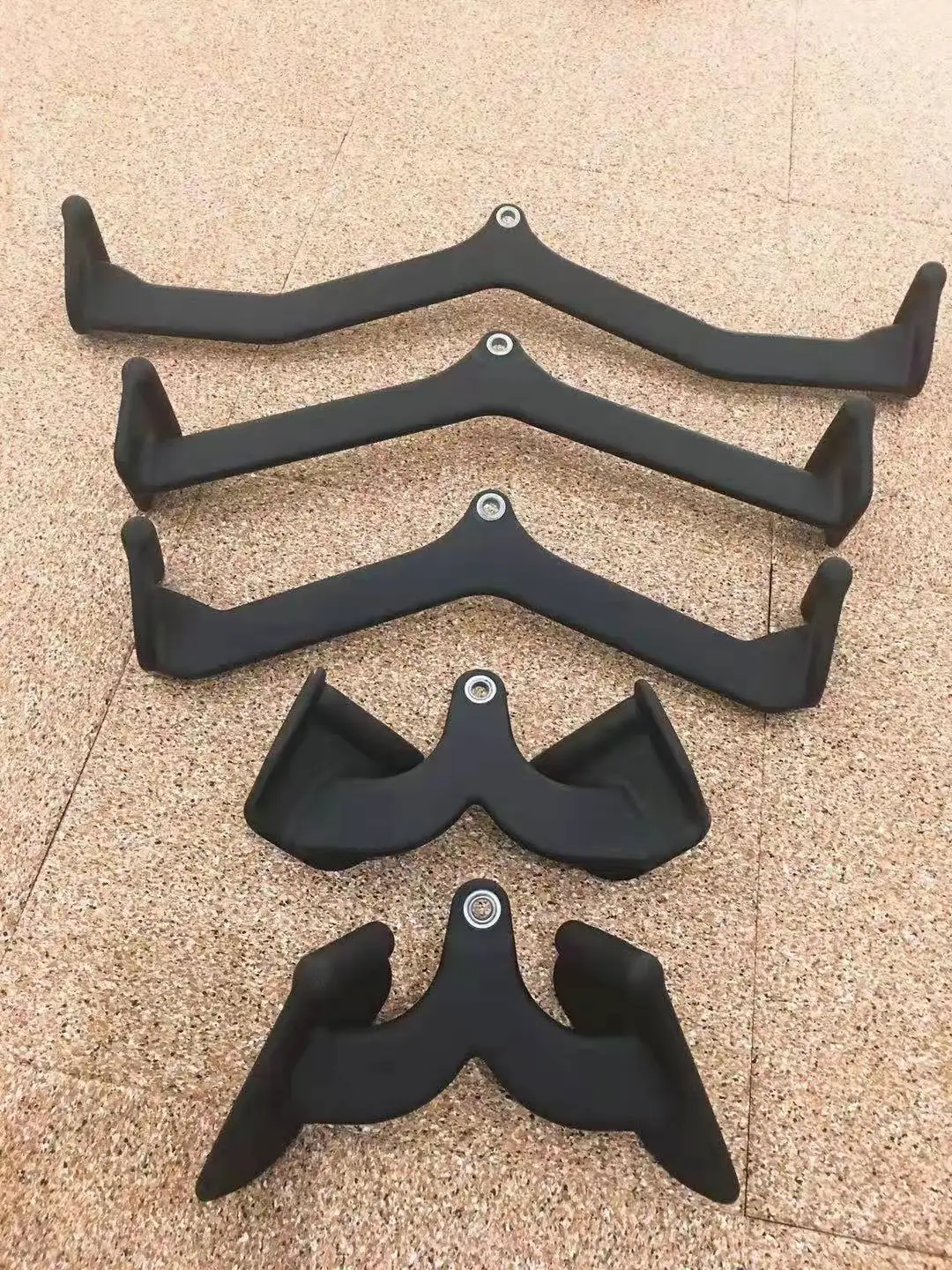 Gym Equipment 5 Piece LAT Cable Attachments Pulldown bar Back Handles Mag Grips Rack