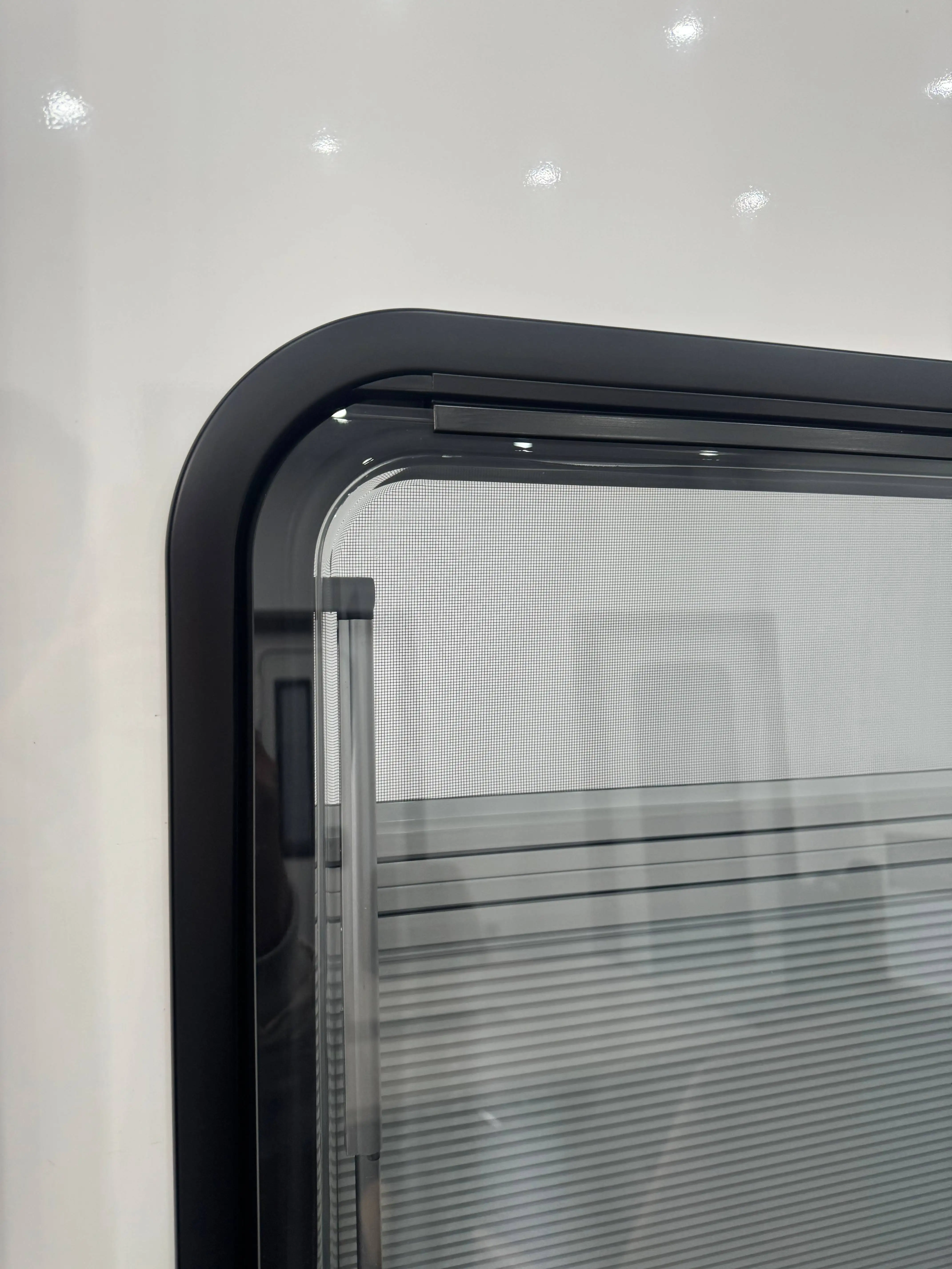RV Extrapolated Window Aluminium - New Design Motorhome Blinds