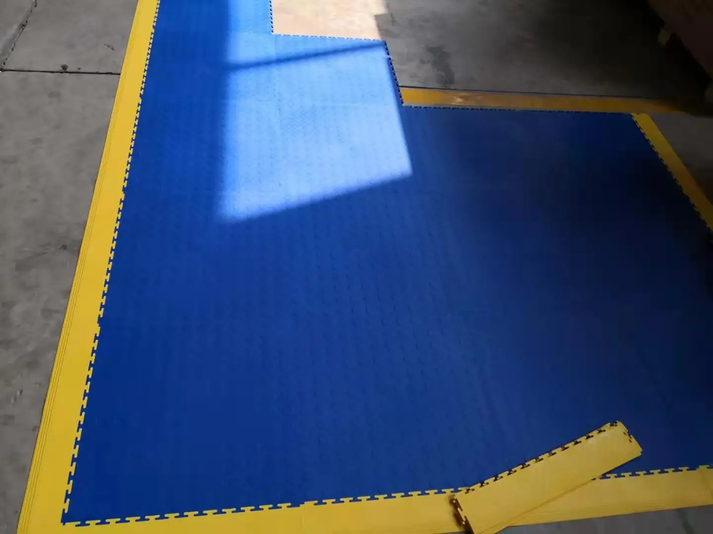 Pvc Interlocking Garage Industrial Floor Tile Factory Price