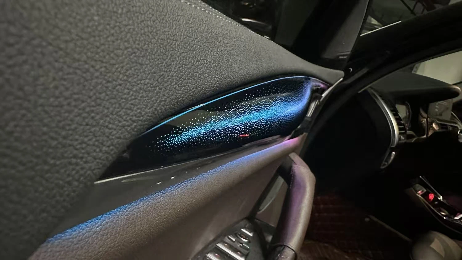 Upgrade 256 Farben Symphony Auto-Innenraum-Umgebungsbeleuchtung für BMW X3 X4 G01 G02 2018–2024 Atmosphärenverkleidungszubehör – Detail 7