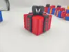 Caja de regalo molesta de 8 cm - roja y negra