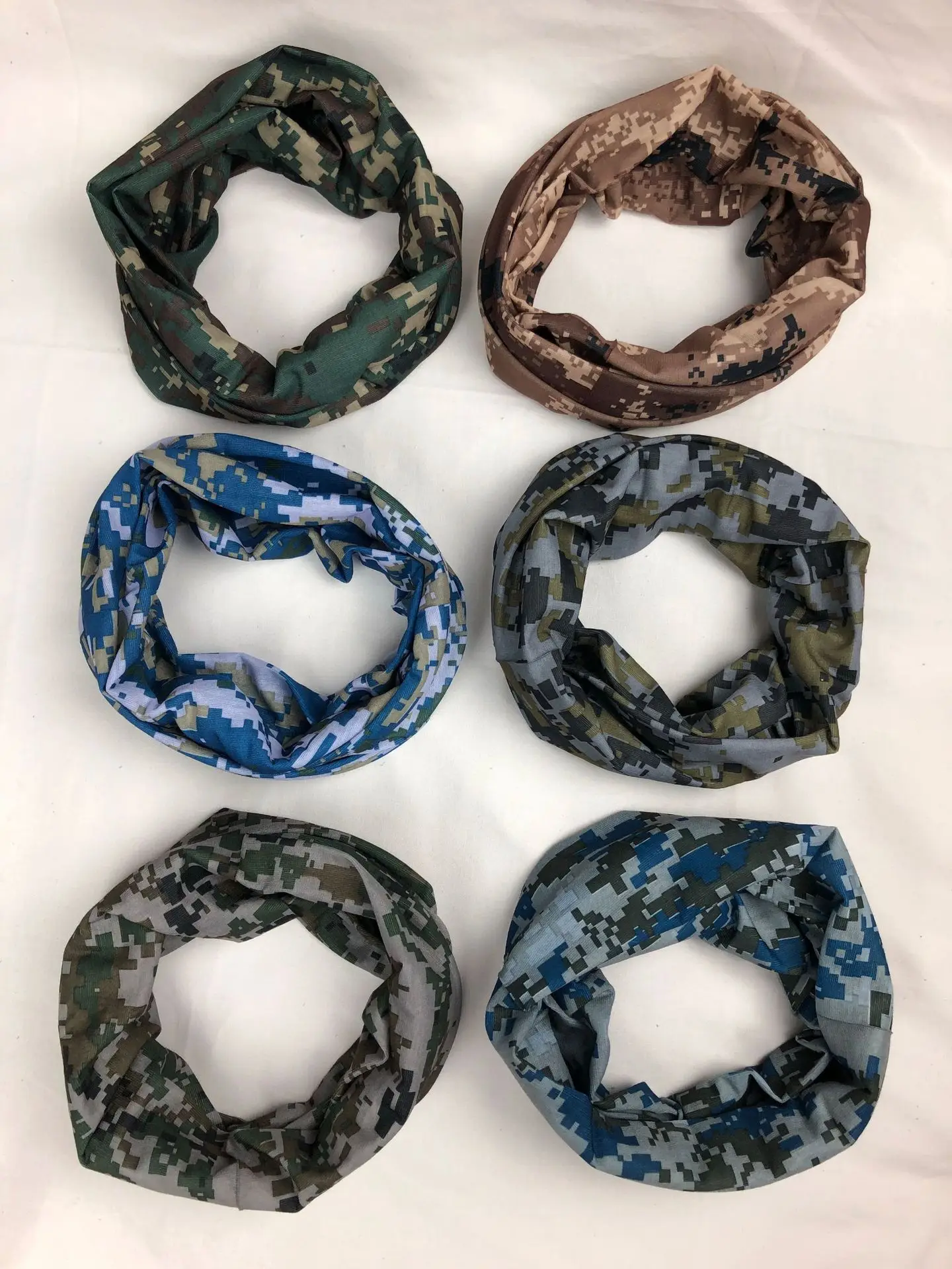 Free Sample Cheap Wholesale Multifunctional Seamless Tubular Bandanas Headwear Neck Gaiter Face Tube Custom Bandana