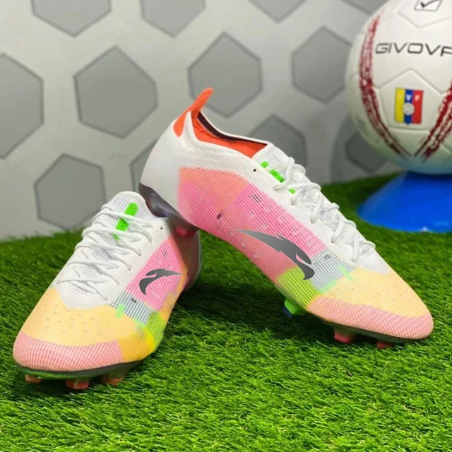 Hot Selling Nonslip Breathable Soccer Shoes Outdoor Sport Sneakers Men