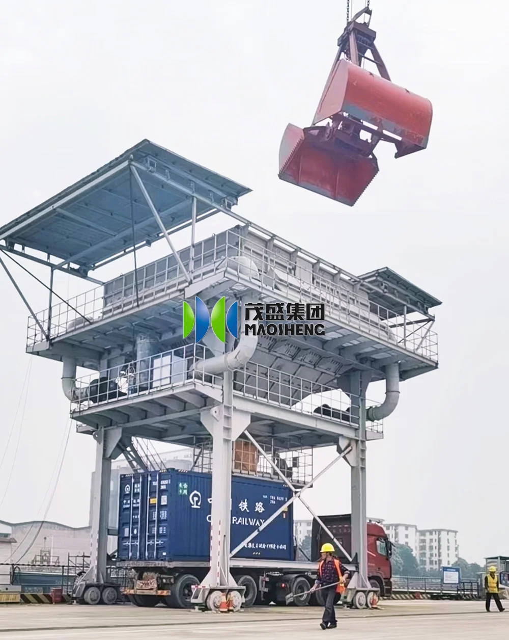 Railway Railcar Grain Receiving Unloading Dust Suppression Hopper, Moveable Dust-Proof Truck Loading Hopper at Port